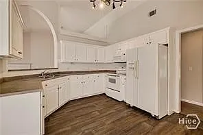 3 bed, 2.0 bath, 1778 sqft, $2,400 — Photo 4