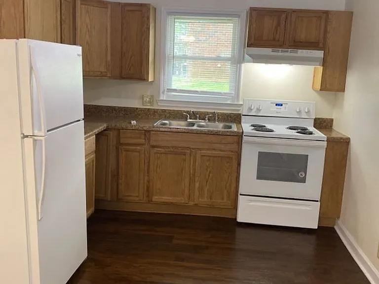 Skyline Apartments — Photo 49