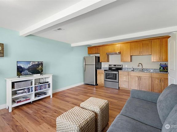 4th image of 5430 23rd Ave SW