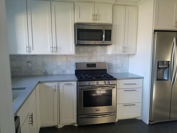5th image of 2408 Loch Haven Dr