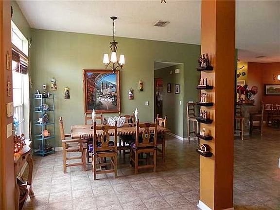 5th image of 2400 SW Altara St