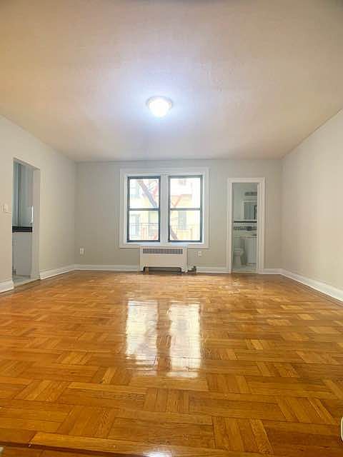 1st image of 111 E 21st St #33