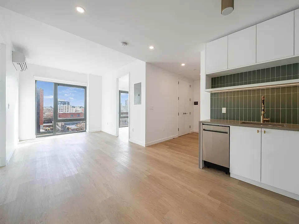 527 Grand Ave #109