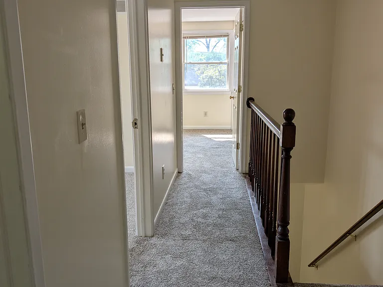 712-714 Berkshire Ln — Photo 8