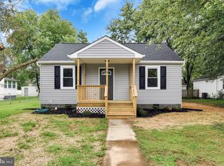 218 Locust Ave, Colonial Beach, VA 22443