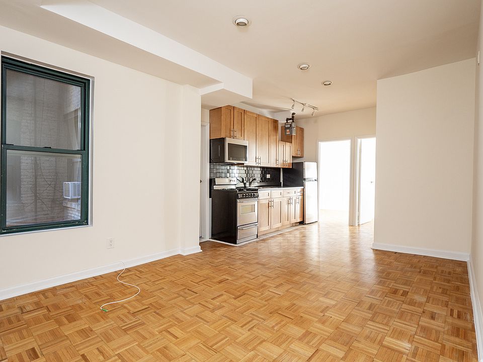 1st image of 270 6th Ave APT 8