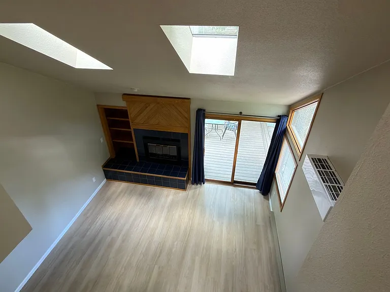 1037 Driftwood Dr — Photo 9