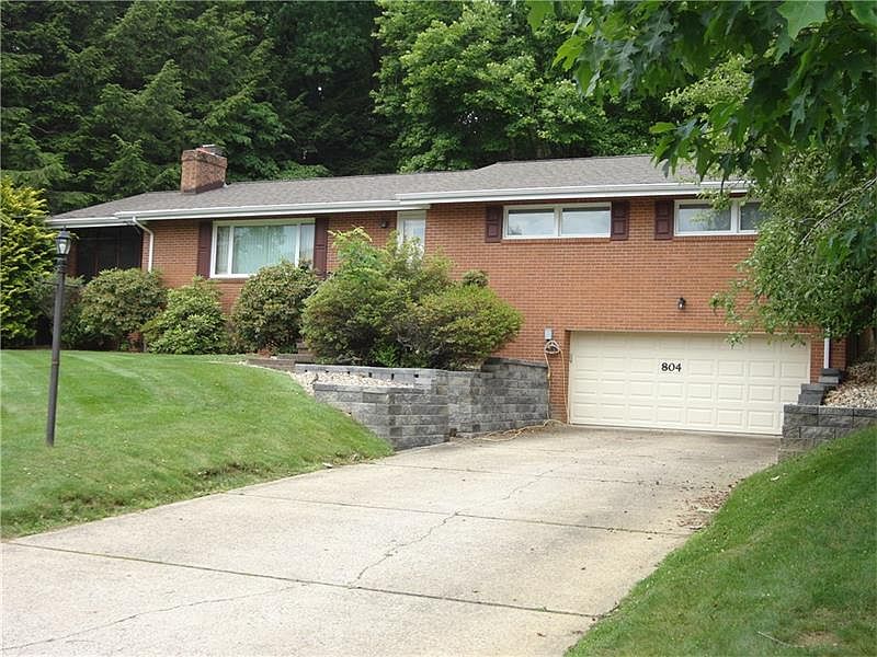 1st image of 804 Brookview Dr