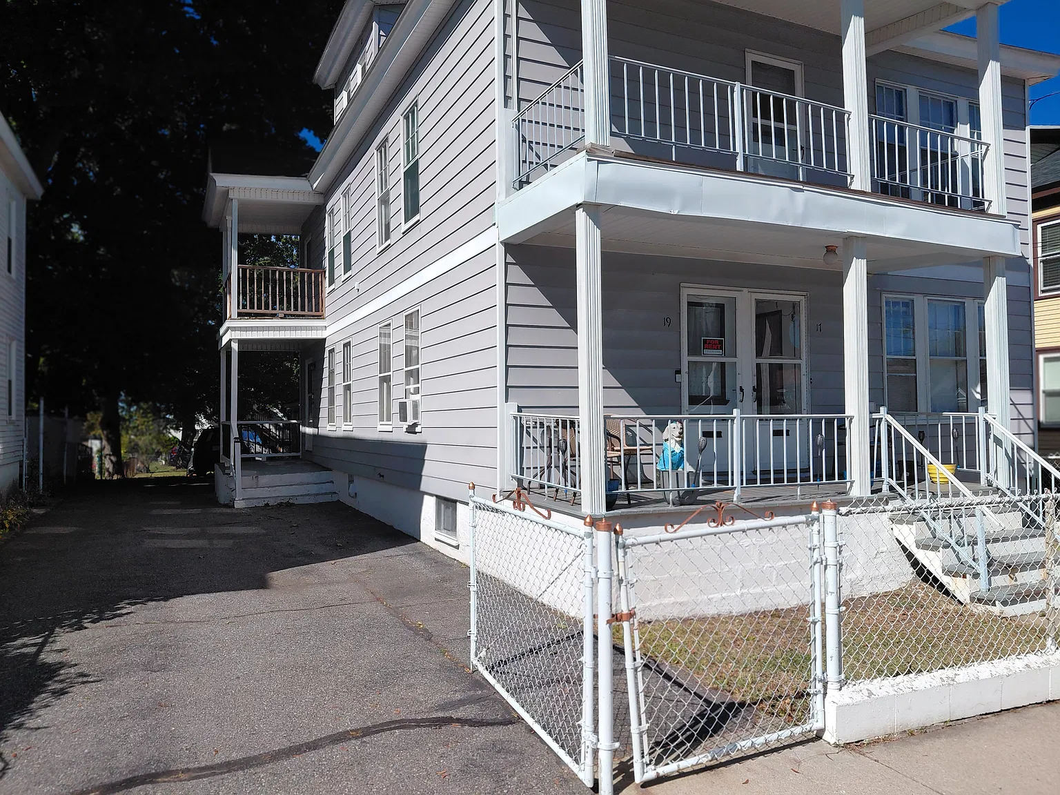 2 bed, 1200 sqft, $2,300 — Photo 1
