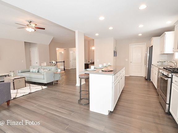 5th image of 558 Valerian Ln