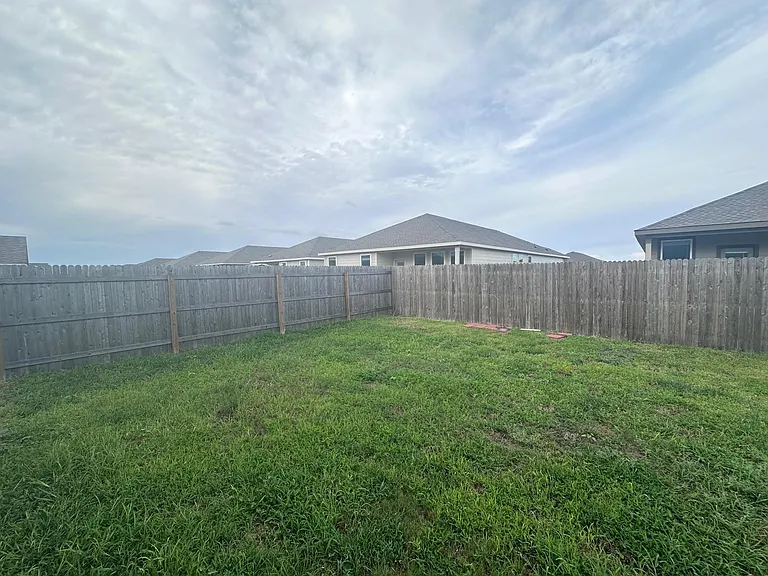 2722 Winterfell St — Photo 20