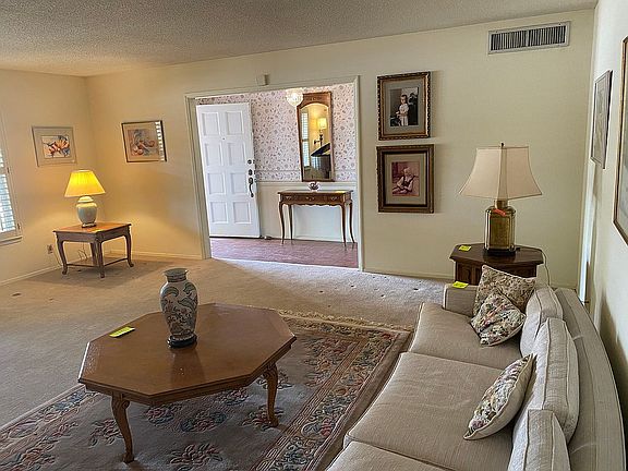 2nd image of 9816 Eastridge Dr