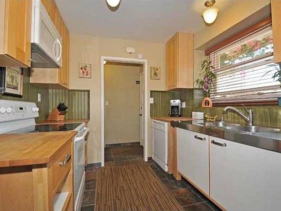 3rd image of 5036 Mount Frissell Dr