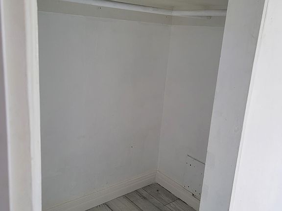 5th image of 2834.5 E St