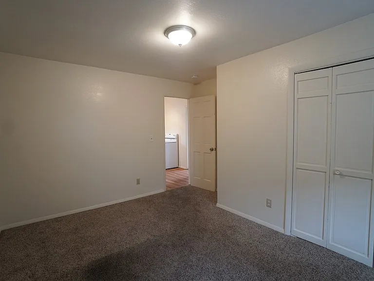 824 Midland Ave #A — Photo 9