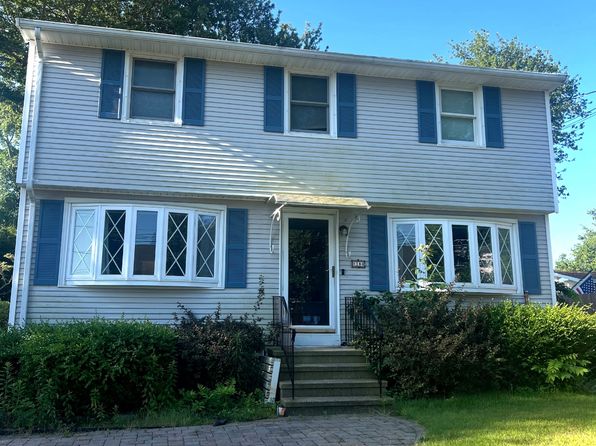 18 Brightwater Rd