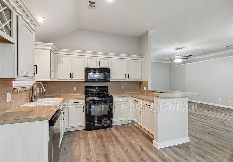 1800 Meadowlark Ln — Photo 10