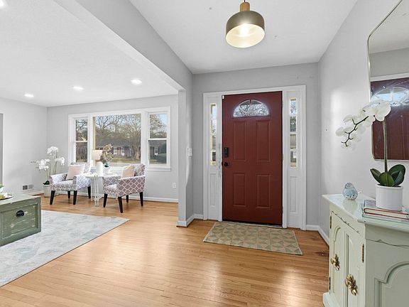 3rd image of 110 Wembley St