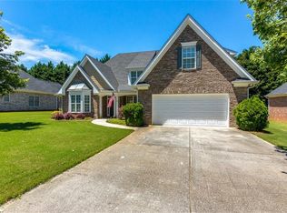 2611 White Rose Dr, Loganville, GA 30052