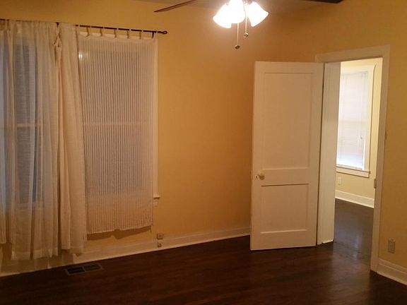Middle Bedroom