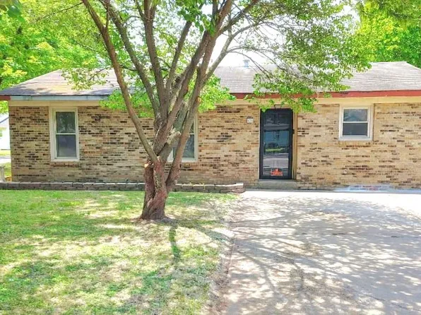 521 S 6th St, Charleston, MO 63834