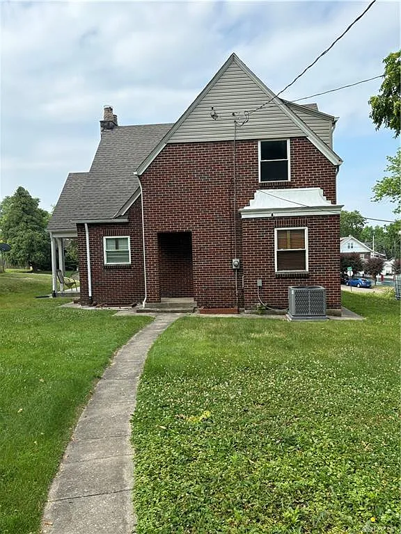 3 bed, 2.0 bath, 1610 sqft, $1,800 — Photo 2