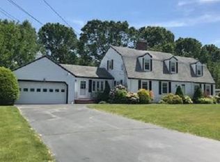 10 Cedarcrest Ln, Haverhill, MA 01835