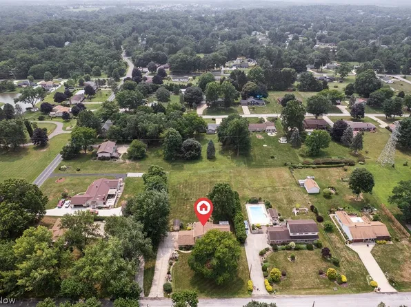 3544 Ada Vista Dr, Uniontown, OH 44685