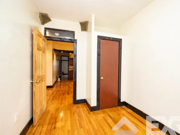 189 Stanhope Street image 5 of 14