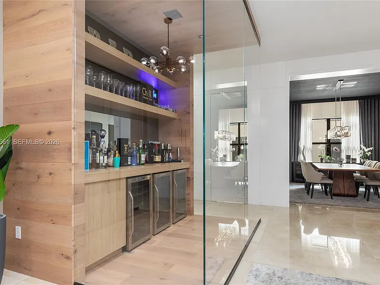 9529 Eden Roc Ct — Photo 32
