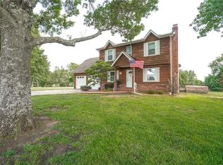 24985 W 210th St, Spring Hill, KS 66083