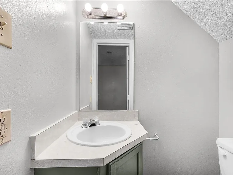 3204 McLean St #C — Photo 13