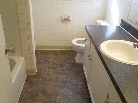 2nd image of 1716 E 50th St APT C
