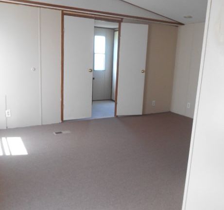 4th image of 2519 E Osage St