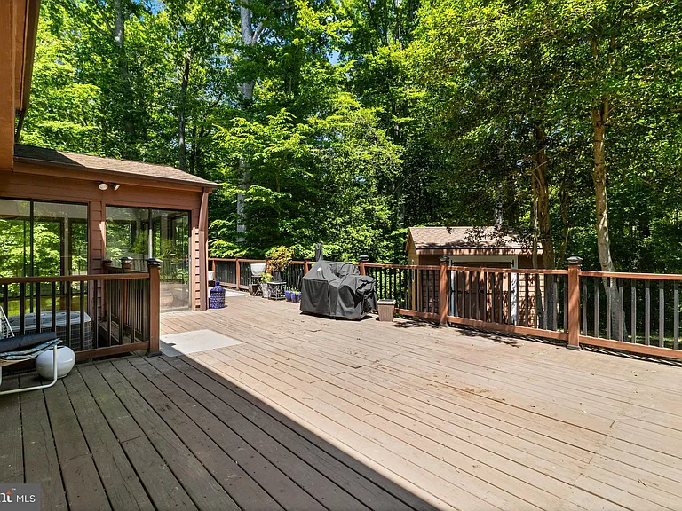 8150 Plowden Dr — Photo 65