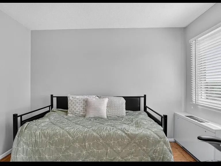 1121 University Blvd W — Photo 6