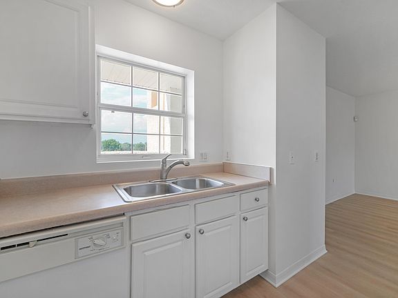 5th image of 4274 Calinda Ln APT 242