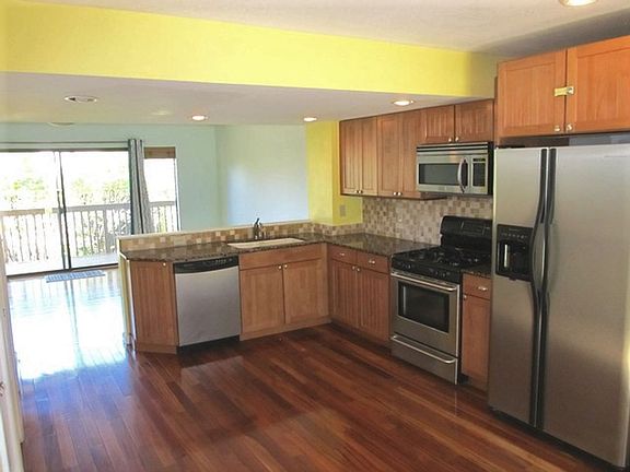 3rd image of 106 Segura Ct