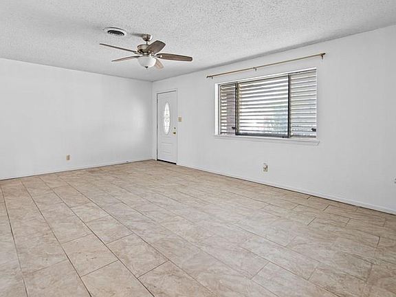 2nd image of 218 E Dunkin Cir