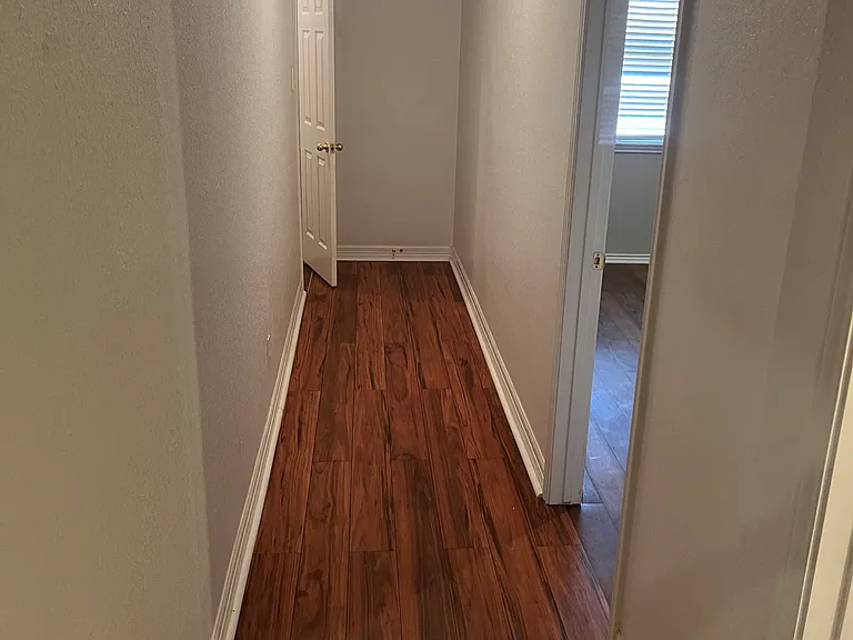 410 Justice Ave — Photo 36