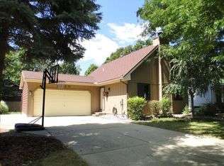 5920 Ellendale Dr, Lansing, MI 48911