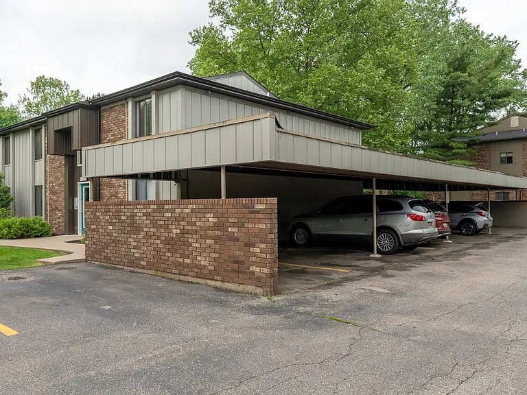 Oak Valley Apartments — Photo 24
