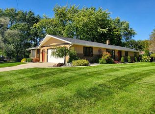 524 Winthrop Ln, Saginaw, MI 48638