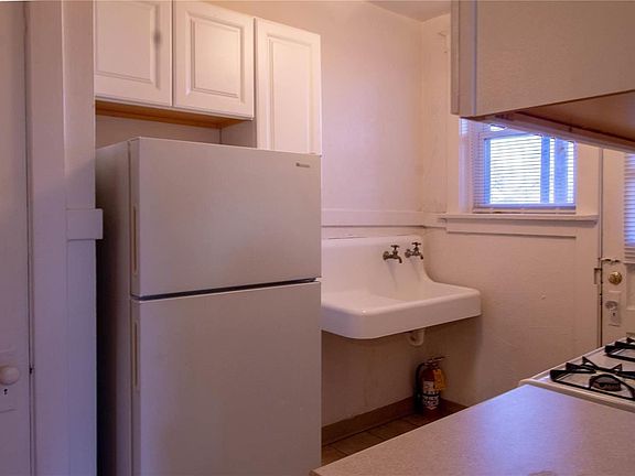 5th image of 1008 Tamm Ave #3