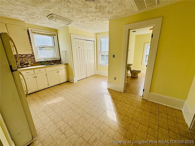 907 Caldwell St #B — Photo 8