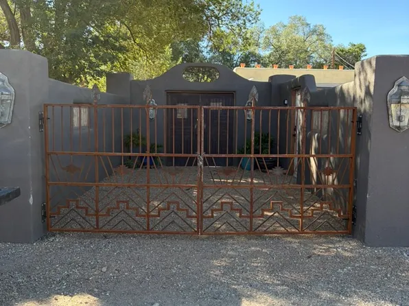 32 Saint Francis Plz #D, Ranchos De Taos, NM 87557