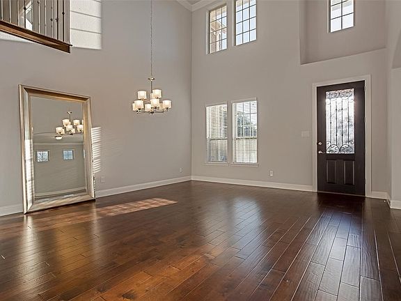 4th image of 7360 Beranger Dr