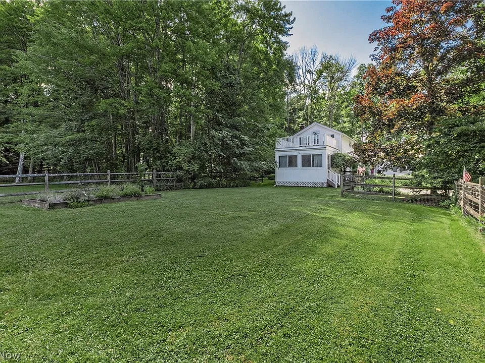 15879 Hemlock Rd