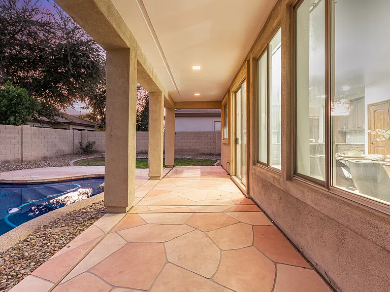563 E Krista Way — Photo 40