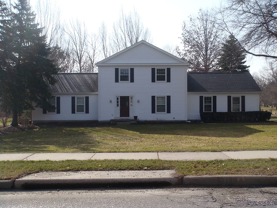 1st image of 326 Hudson Aurora Street